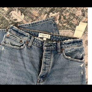 NWT Abercrombie & Fitch the Dad High-rise jeans sz 28 / 6